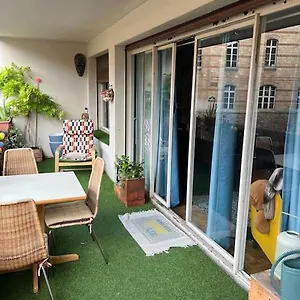  Appartement Grand Avec Balcon Et Parking Gratuit Sur Place